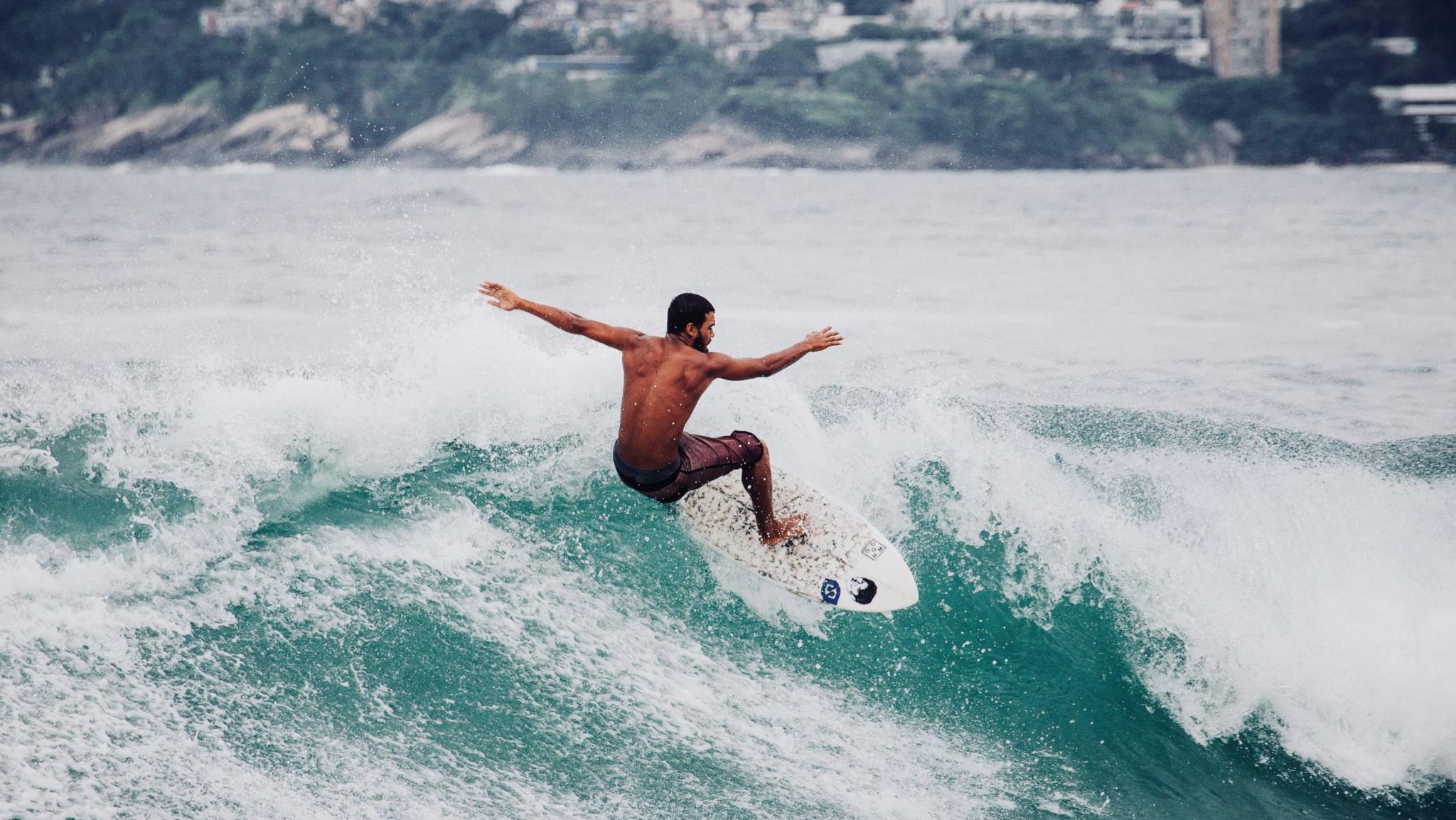 Les surfeurs de Malibu et le revenu de base